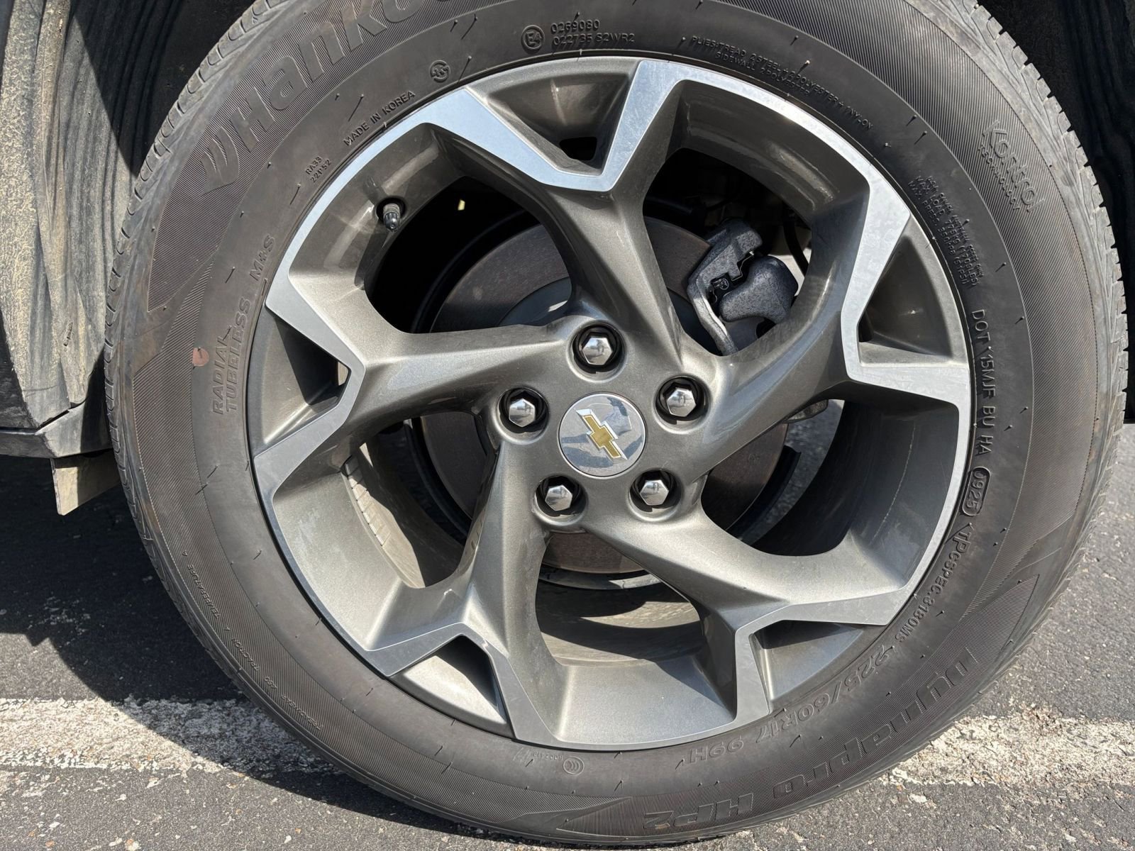 Used 2025 Chevrolet Trax LT w/ LT Convenience Package image 29