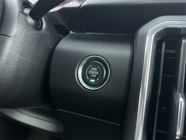 Used 2025 GMC Acadia Elevation image 17