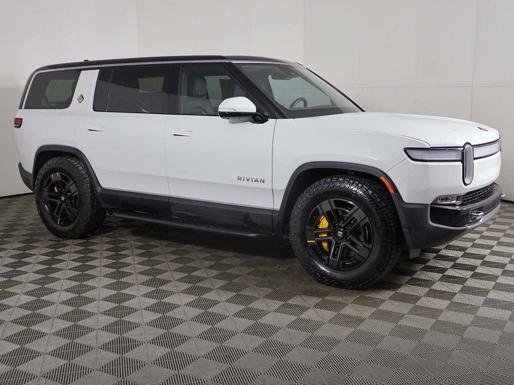 Used 2023 Rivian R1S Adventure image 16