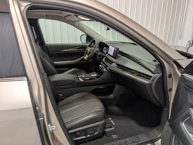 Used 2023 INFINITI QX60 Luxe w/ Vision Package AWD/4WD image 32