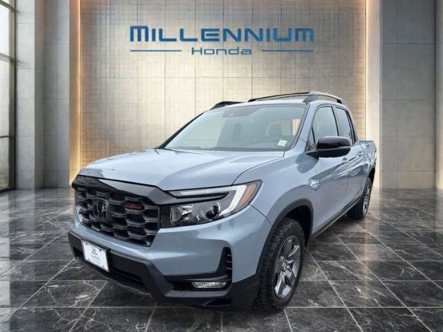Used 2025 Honda Ridgeline TrailSport image 1