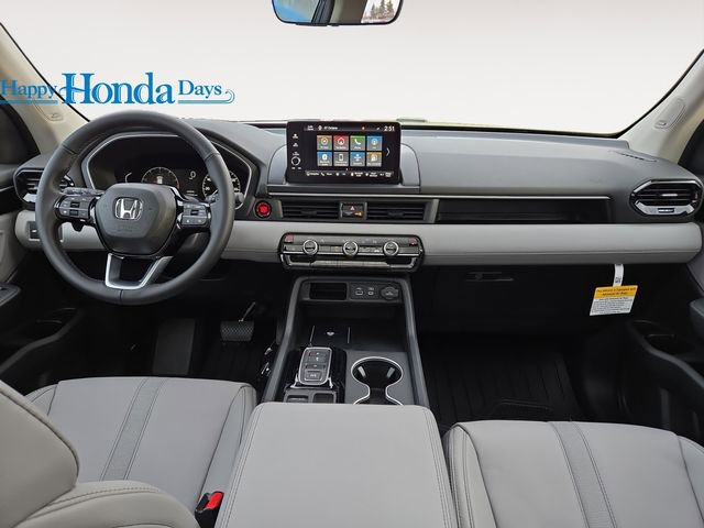 New 2025 Honda Pilot Touring image 4