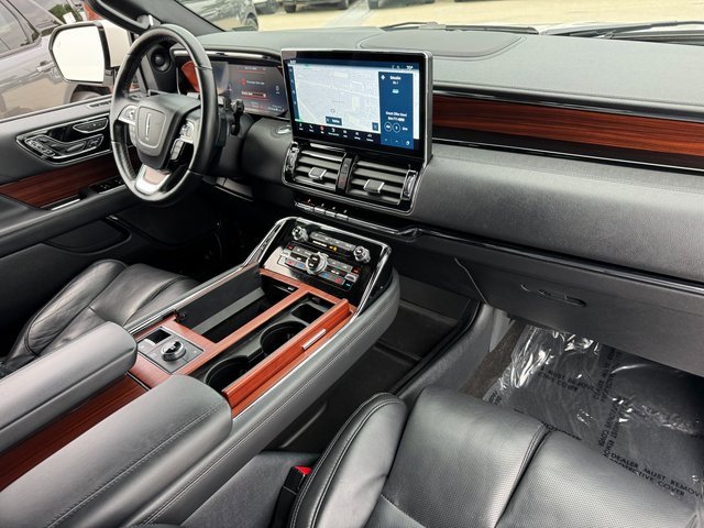 Used 2022 Lincoln Navigator Reserve w/ Monochromatic Package image 24