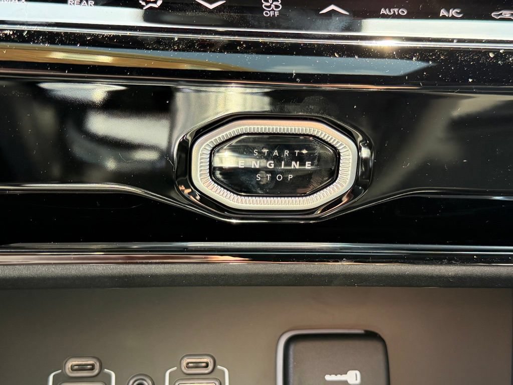 New 2026 Jeep Grand Cherokee Altitude AWD/4WD image 19