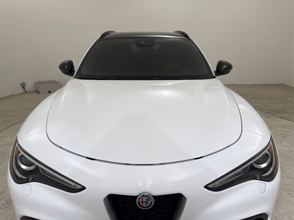 Used 2022 Alfa Romeo Stelvio Veloce AWD/4WD image 9