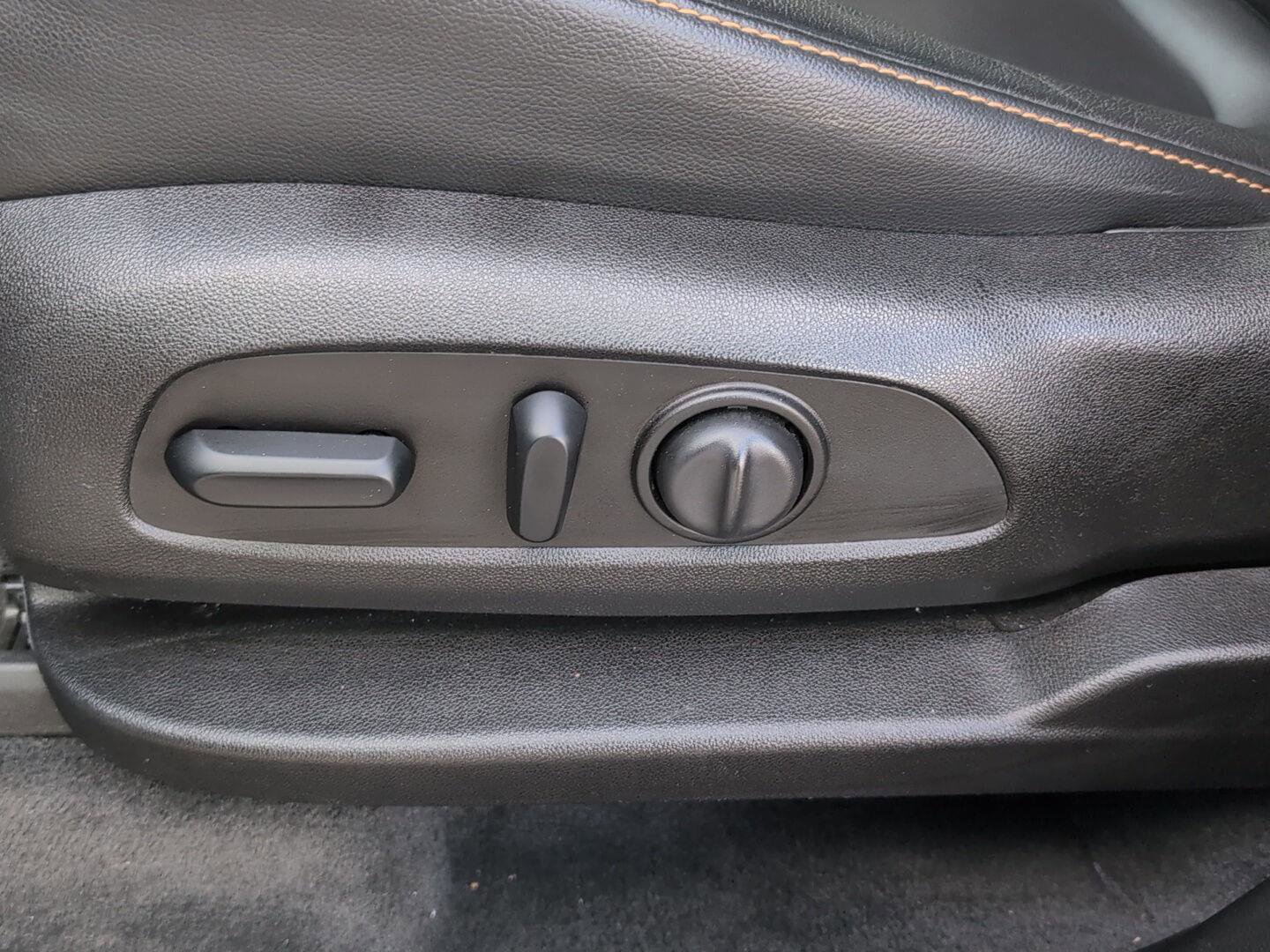 Used 2019 Chevrolet Traverse RS image 24