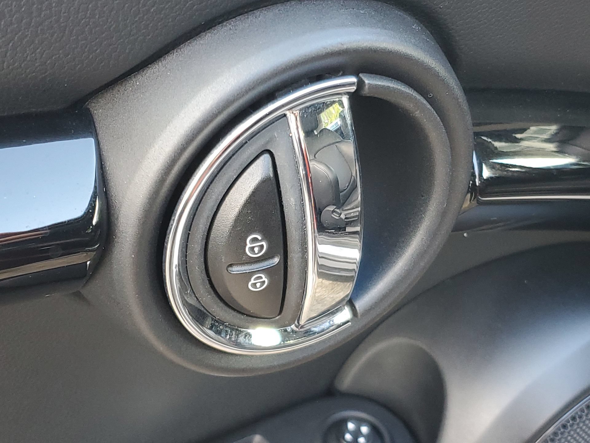 Used 2021 MINI Cooper S FWD image 11
