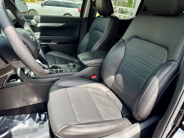 Used 2025 Ford Ranger Lariat w/ FX4 Off-Road Package AWD/4WD image 13