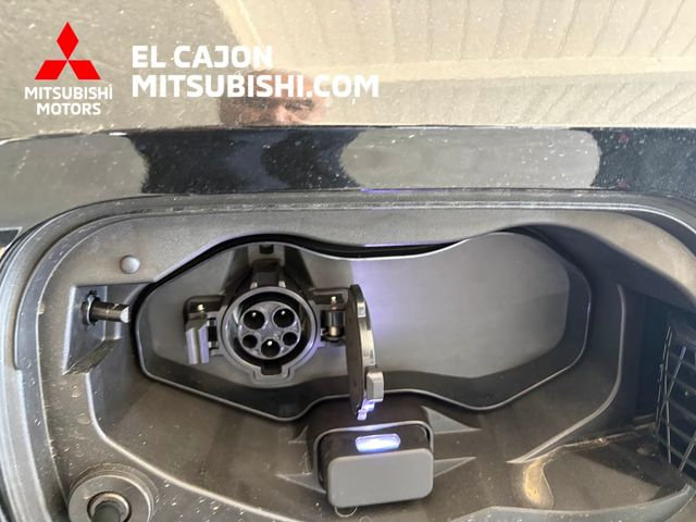New 2026 Mitsubishi Outlander SE AWD/4WD image 8