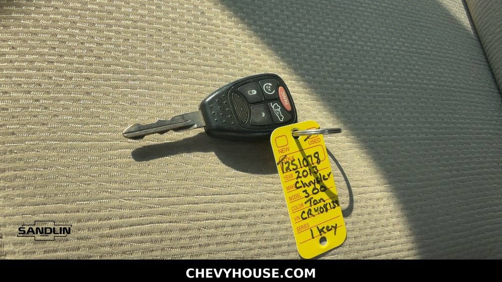 Used 2013 Chrysler 200 Touring FWD image 21