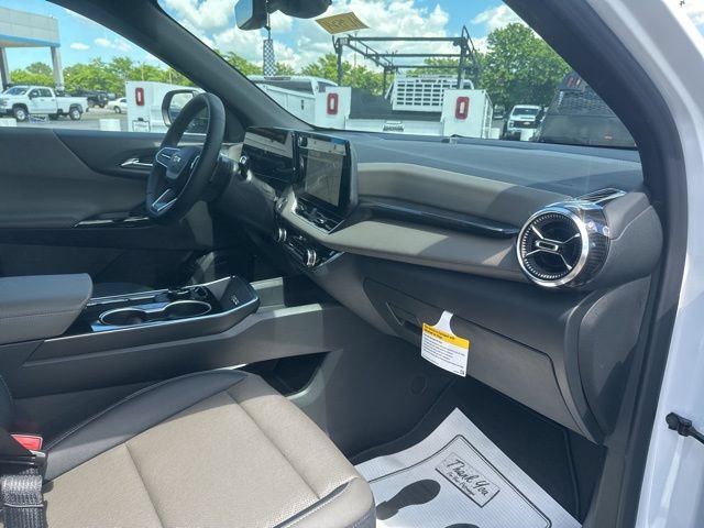 New 2026 Chevrolet Equinox LT w/ Convenience Package II FWD image 33