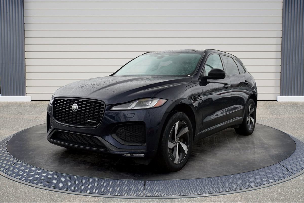 Used 2025 Jaguar F-PACE R-Dynamic S image 3