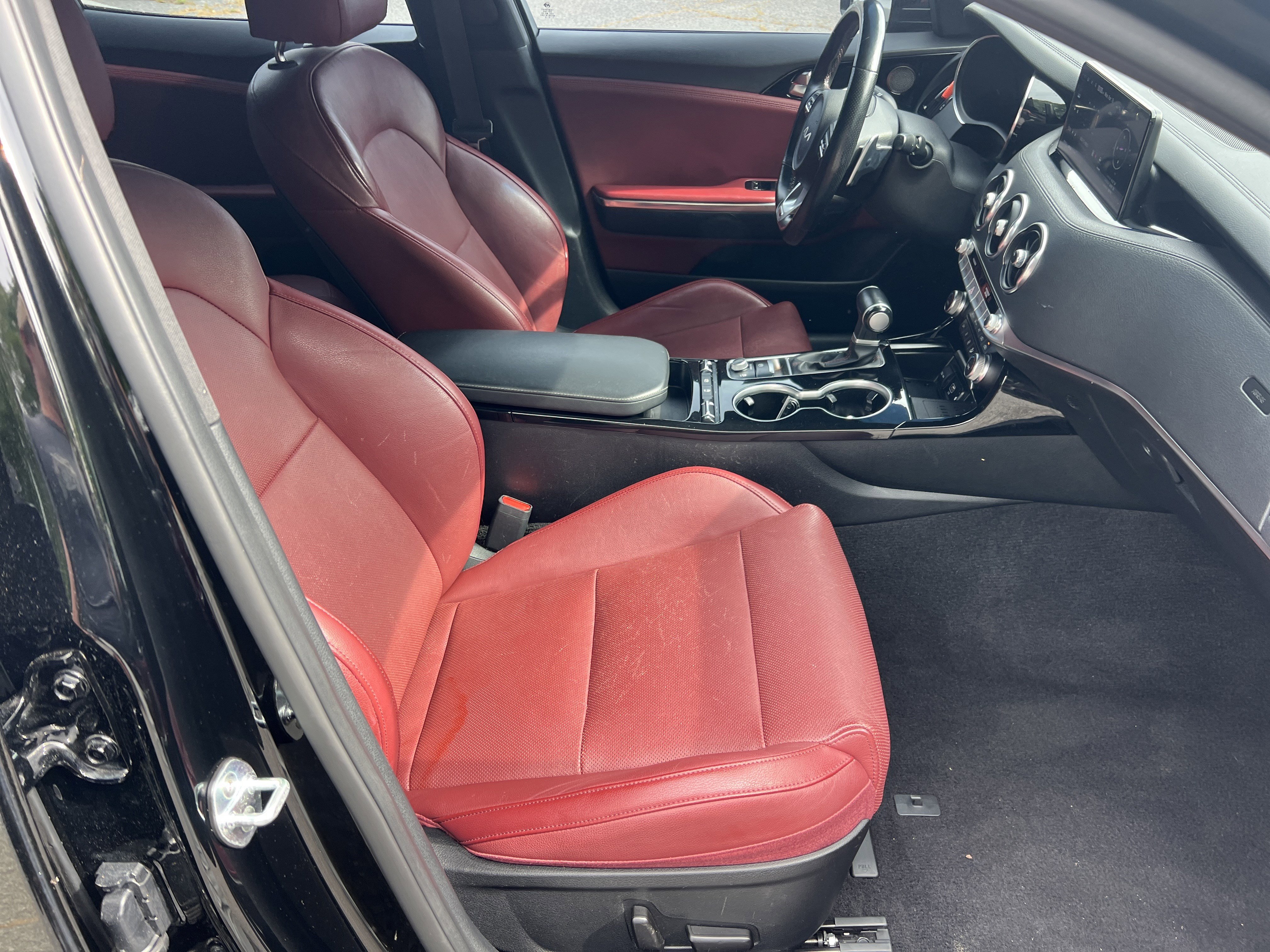 Used 2022 Kia Stinger GT-Line w/ Sun & Sound Package RWD image 13