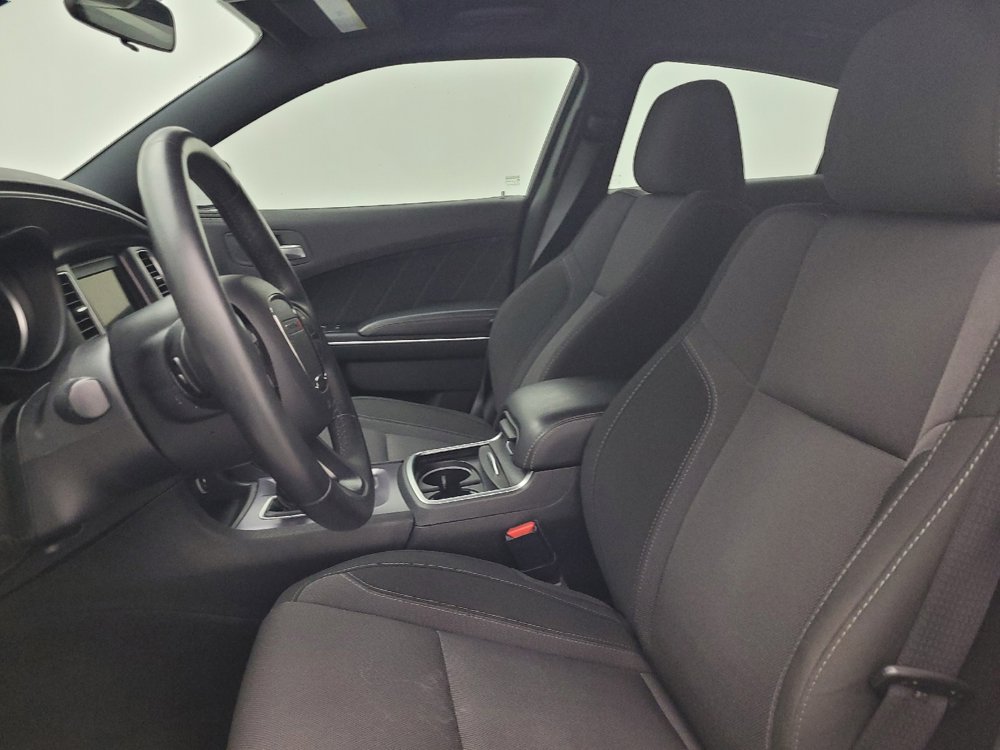 Used 2018 Dodge Charger SXT w/ Travel & Safety Group RWD image 17