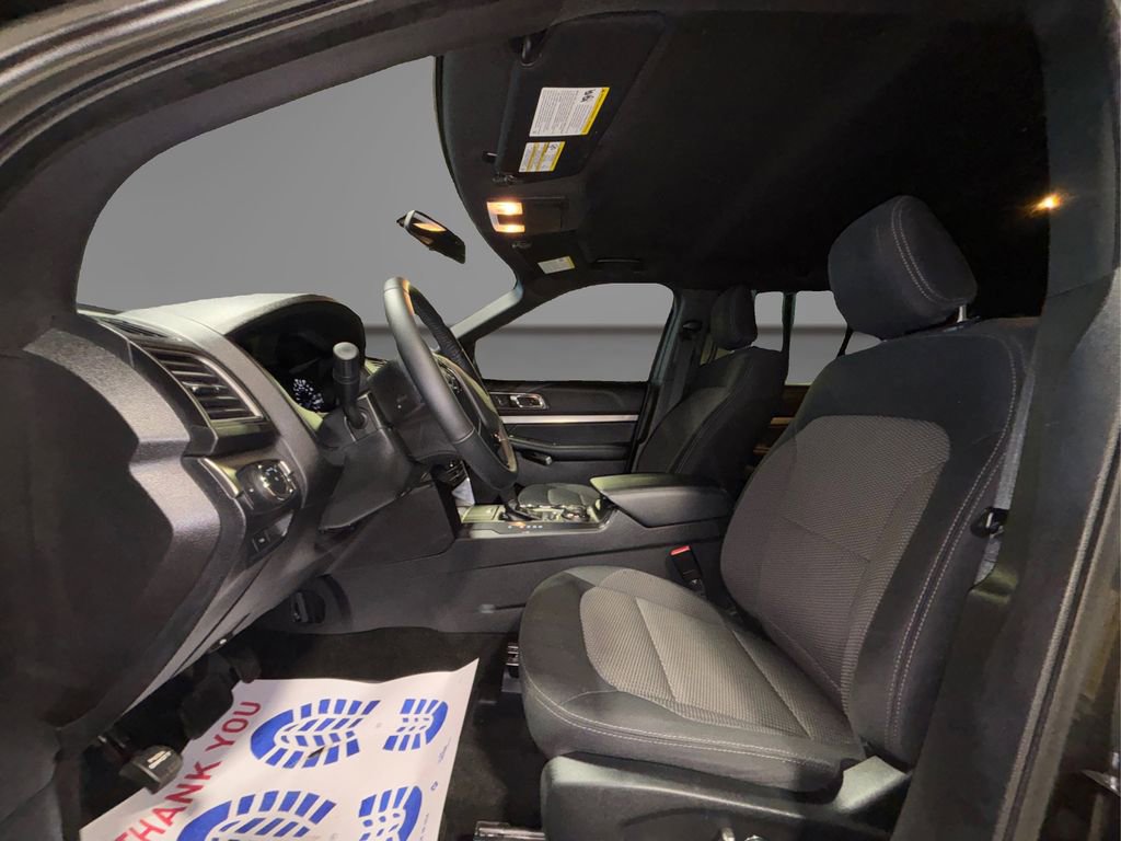Used 2018 Ford Explorer XLT image 9