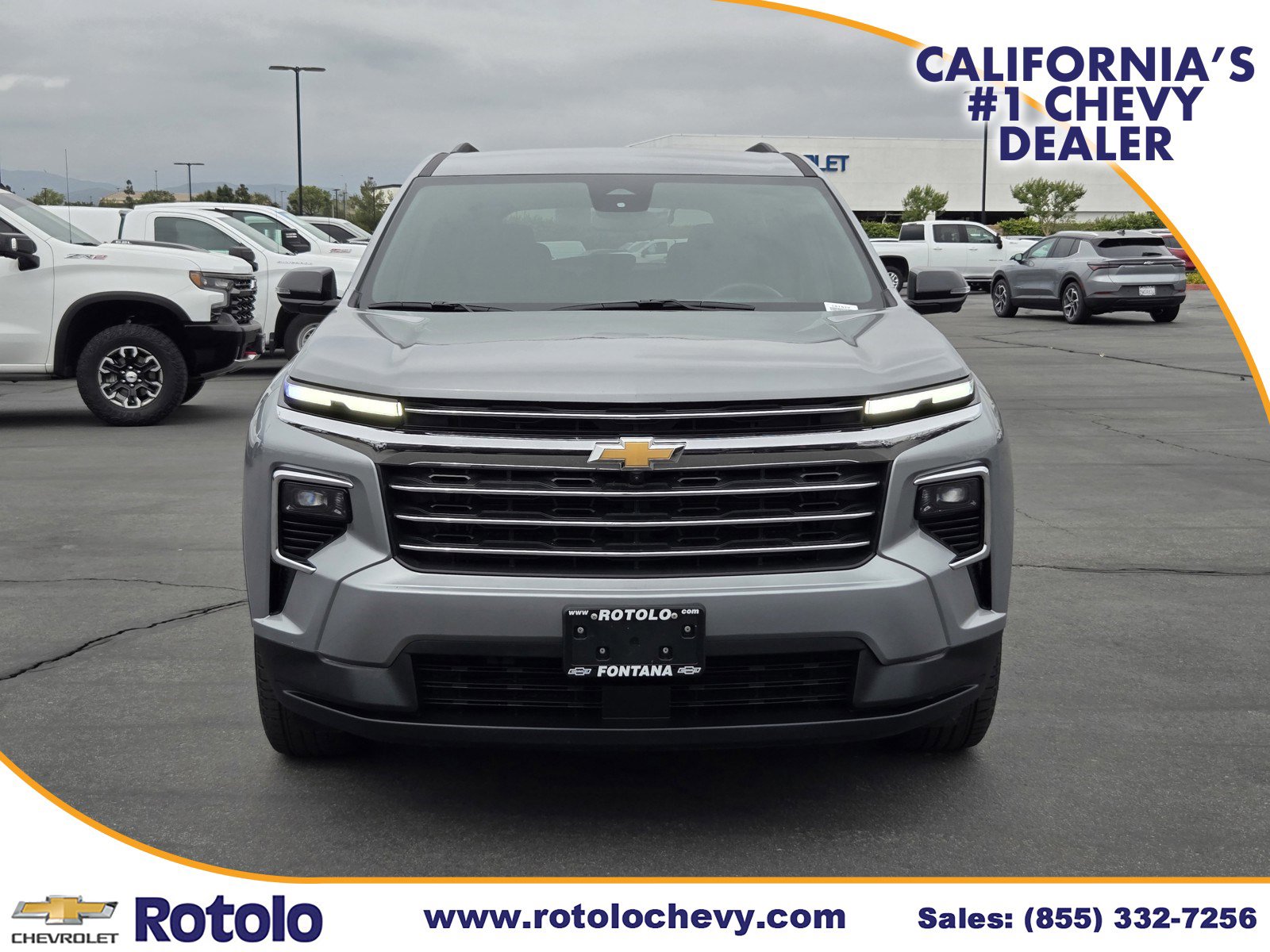 Used 2024 Chevrolet Traverse LT image 2