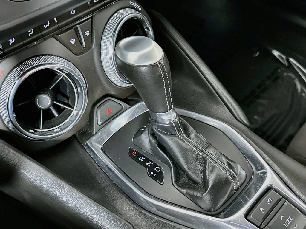 Used 2017 Chevrolet Camaro LT RWD image 18