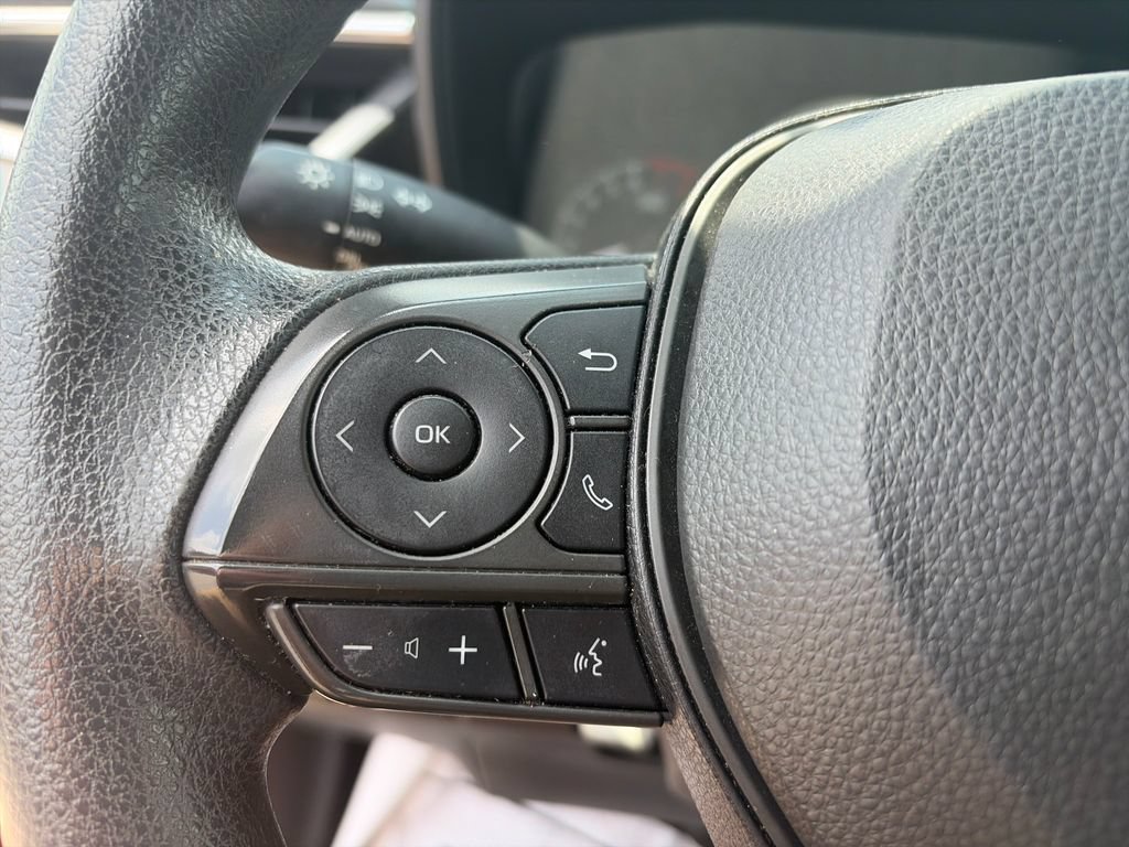Used 2021 Toyota Corolla LE FWD image 21