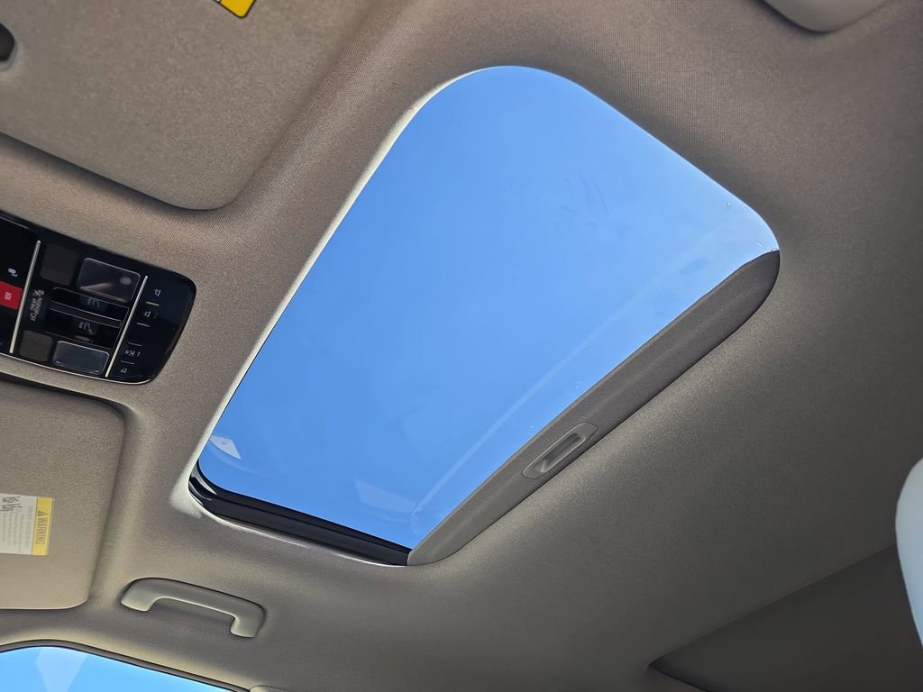 Used 2025 Hyundai Santa Fe Limited image 31