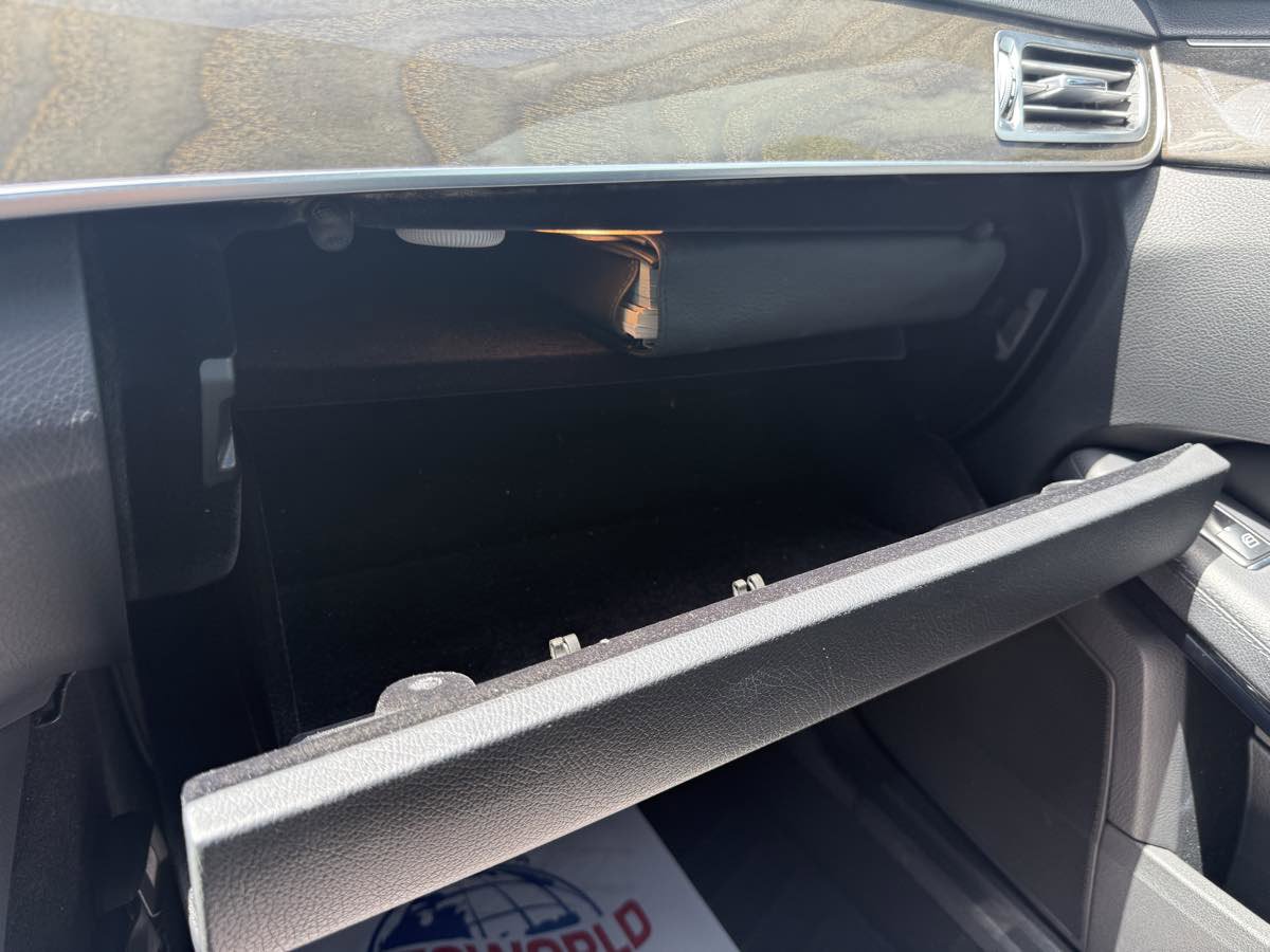 Used 2015 Mercedes-Benz E 350 4MATIC Sedan image 44