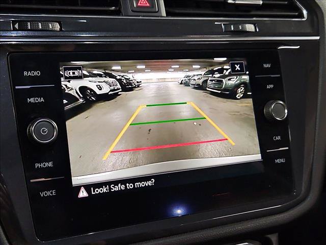 Used 2021 Volkswagen Tiguan SEL FWD image 14