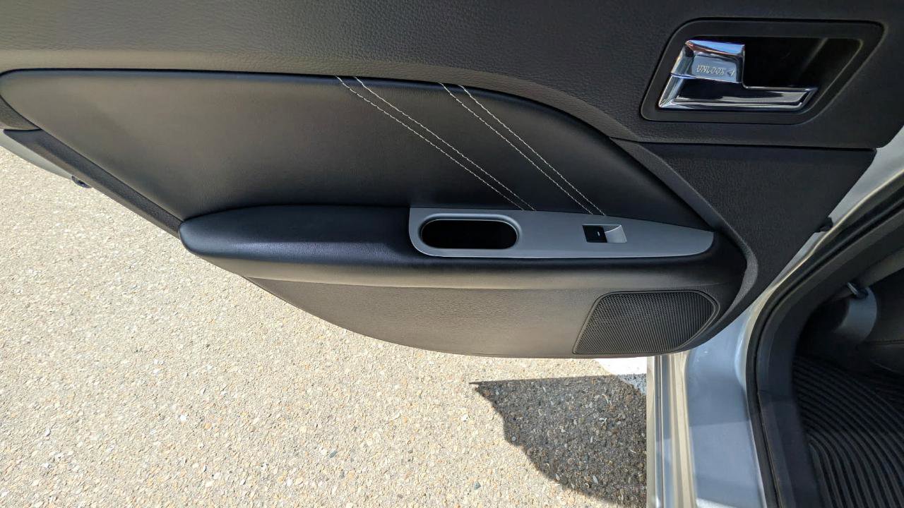 Used 2010 Ford Fusion Sport image 14