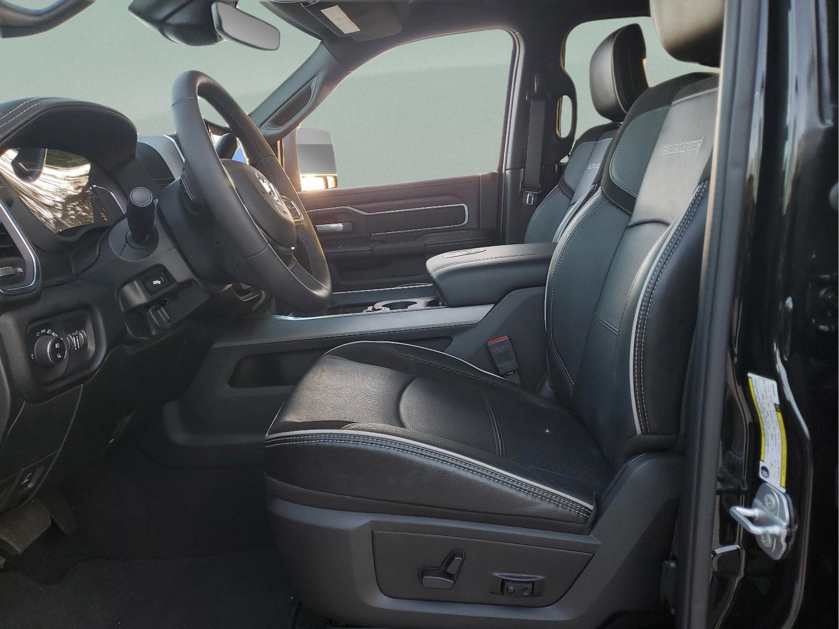 Used 2025 RAM 2500 Laramie image 14