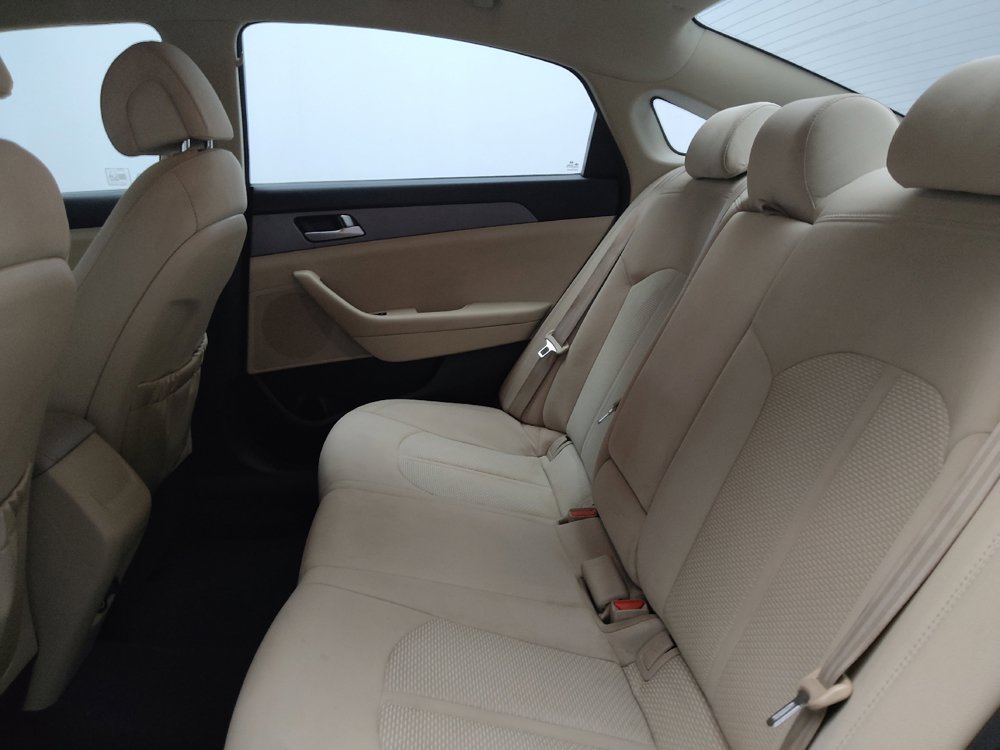 Used 2015 Hyundai Sonata SE w/ Winter Package FWD image 18