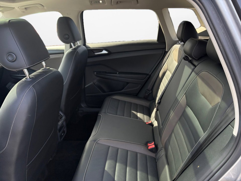 Used 2022 Volkswagen Taos SEL image 13