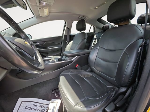 Used 2018 Chevrolet Volt Premier w/ Driver Confidence Package FWD image 9