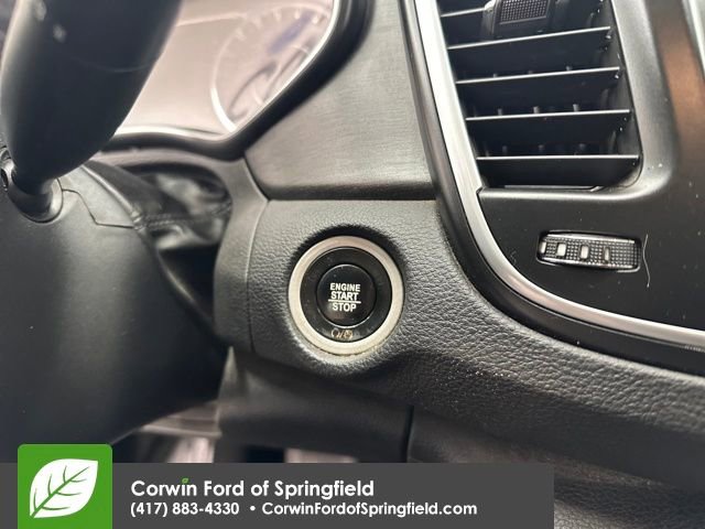 Used 2016 Chrysler 200 LX image 7