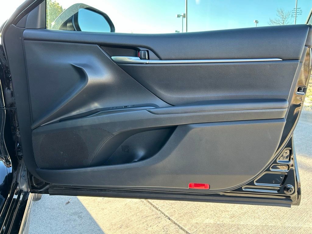 Used 2020 Toyota Camry SE FWD image 30
