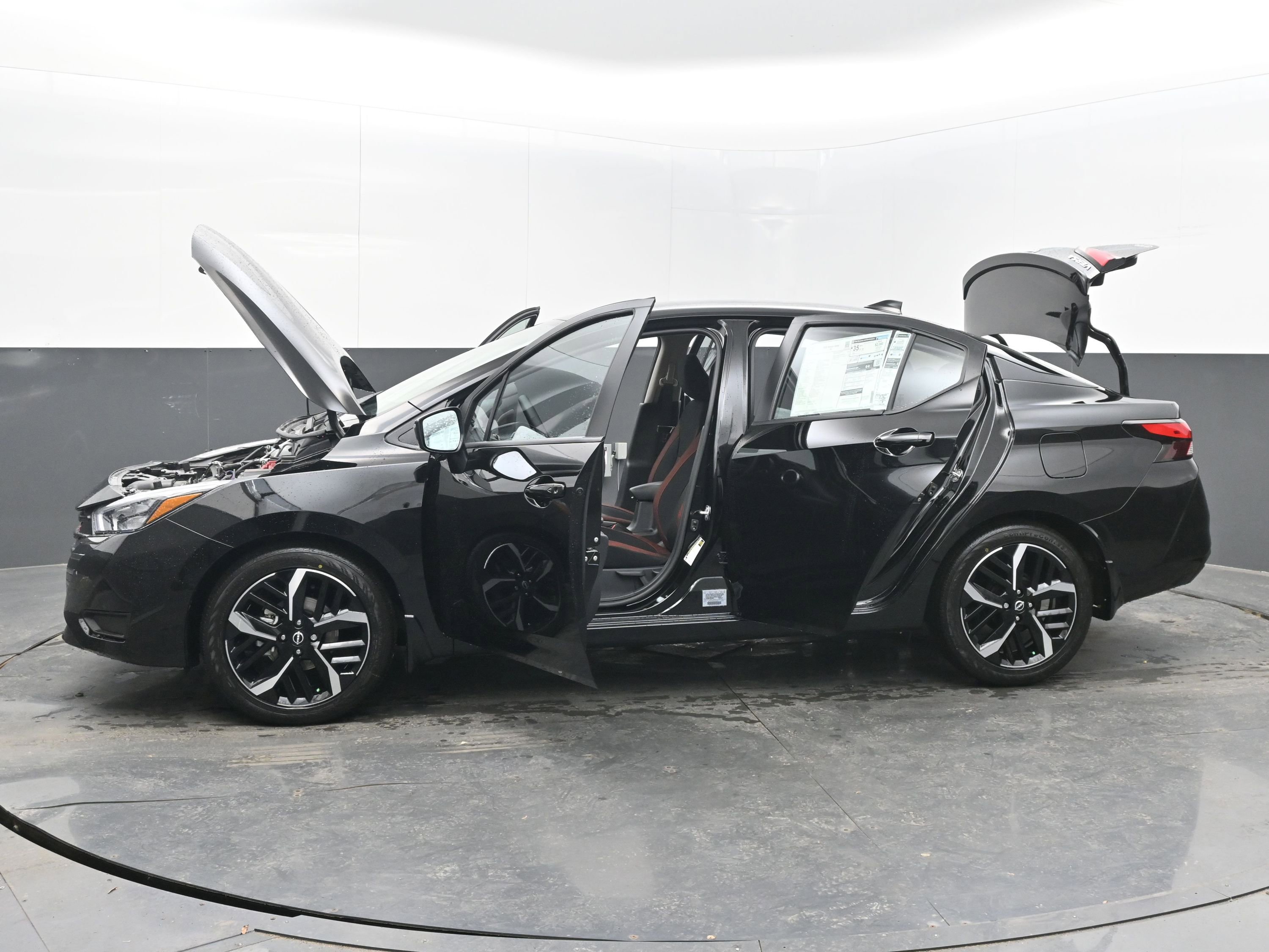 New 2025 Nissan Versa SR image 41