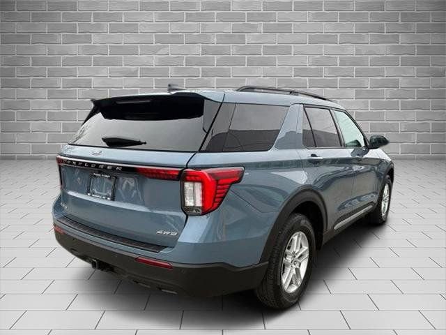 Certified 2025 Ford Explorer Active image 3