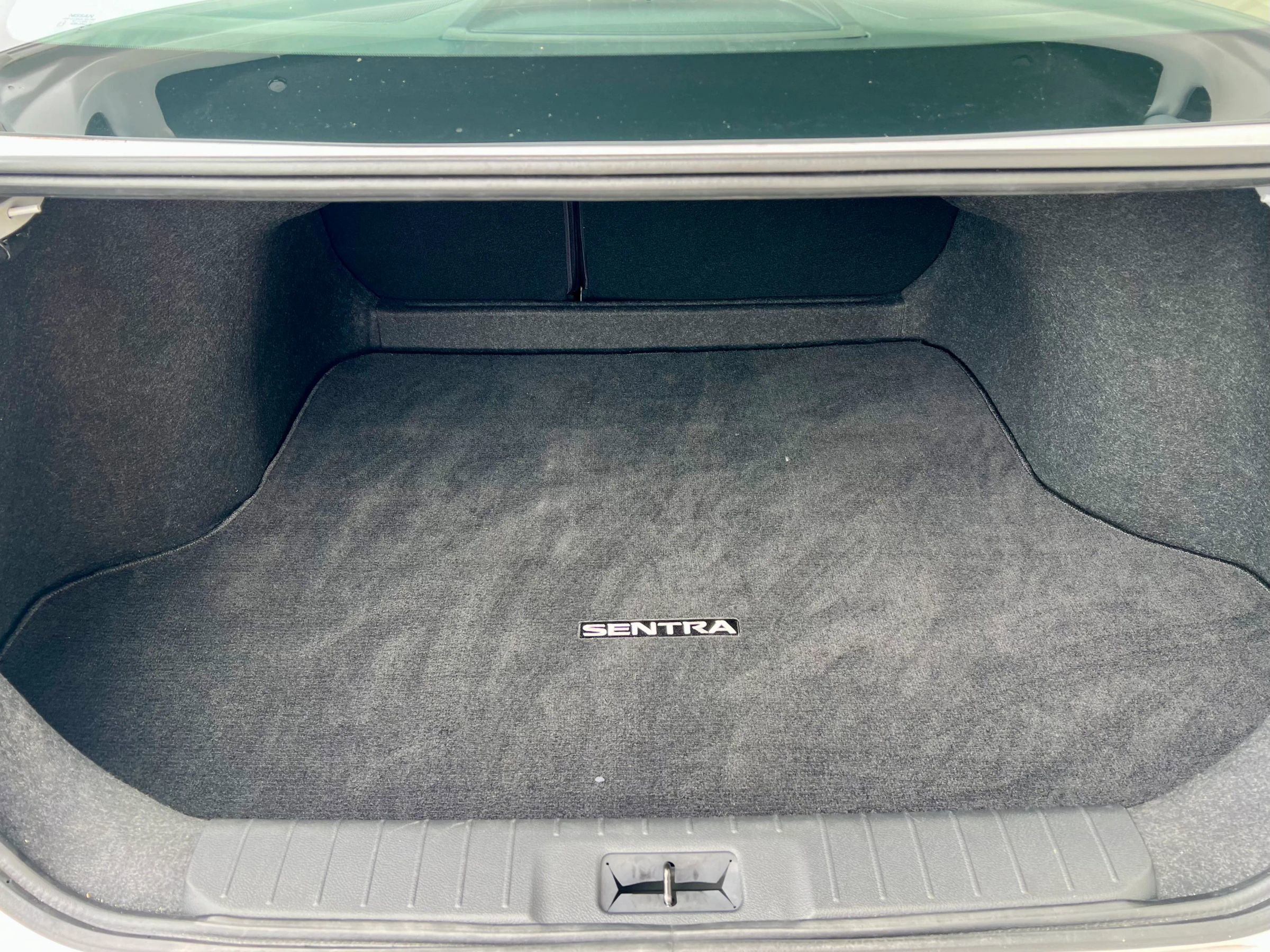 Used 2023 Nissan Sentra SR w/ SR Premium Package image 6