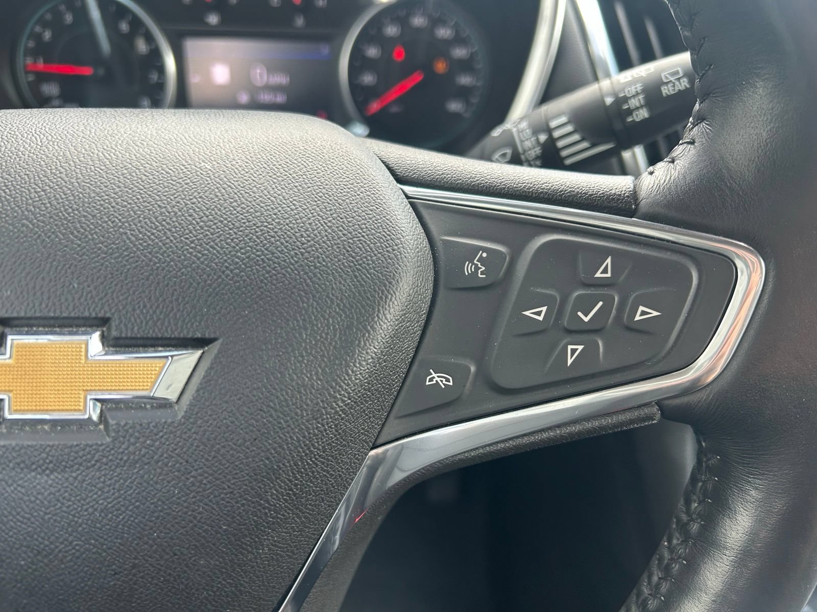 Used 2020 Chevrolet Equinox Premier AWD/4WD image 16