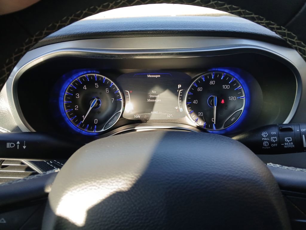 Used 2025 Chrysler Pacifica Limited image 16