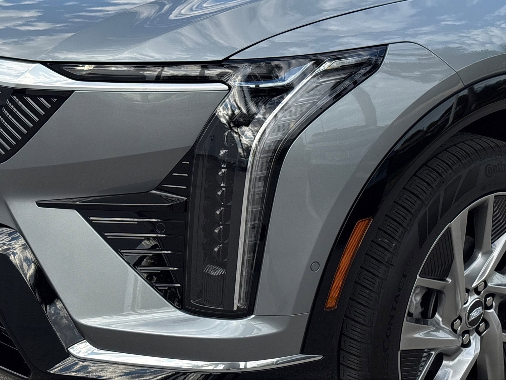 New 2026 Cadillac Optiq Luxury 1 image 14