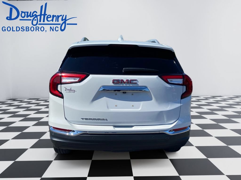 Used 2023 GMC Terrain SLT w/ Infotainment Package II FWD image 4