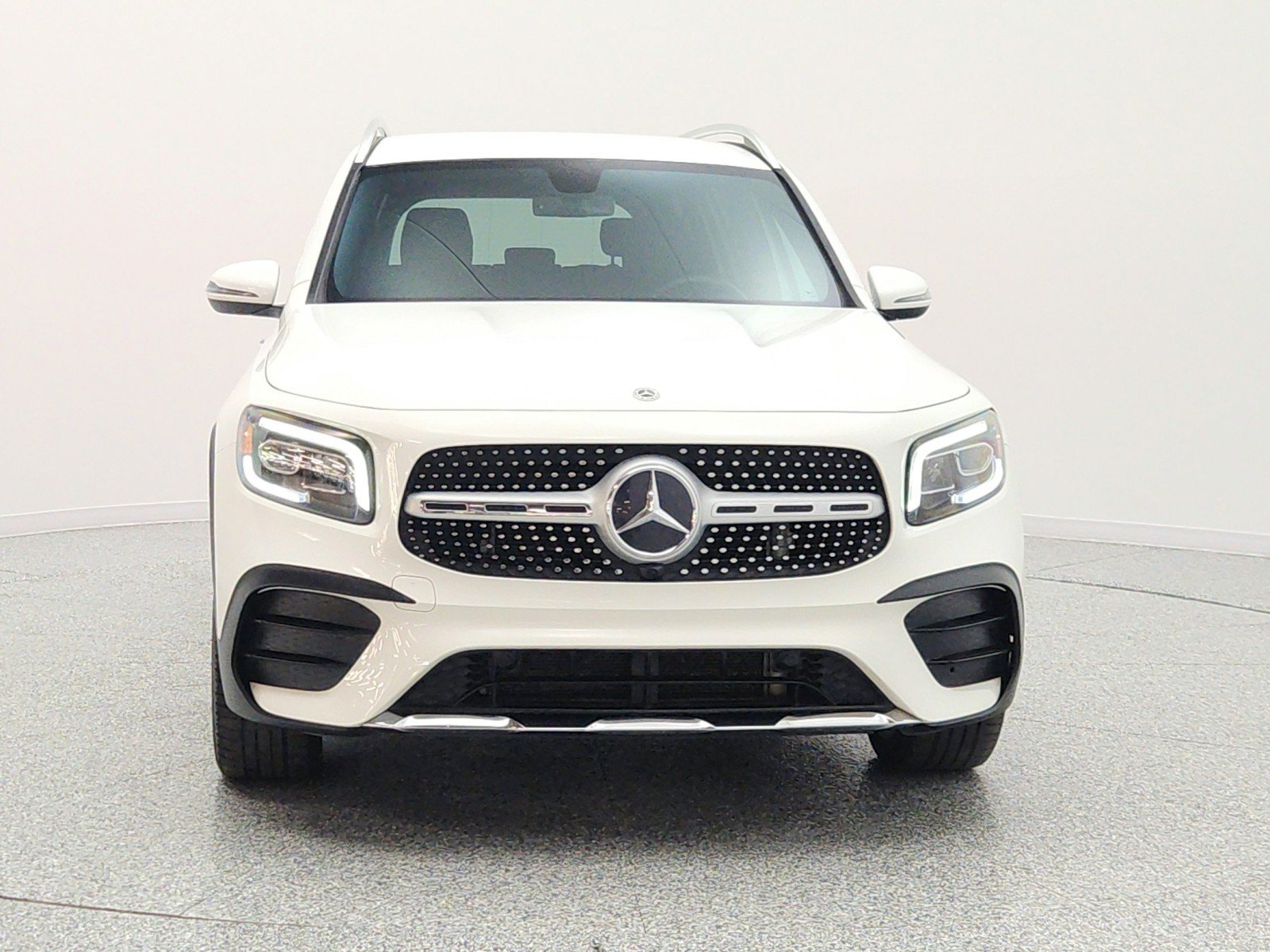 Used 2022 Mercedes-Benz GLB 250 image 2