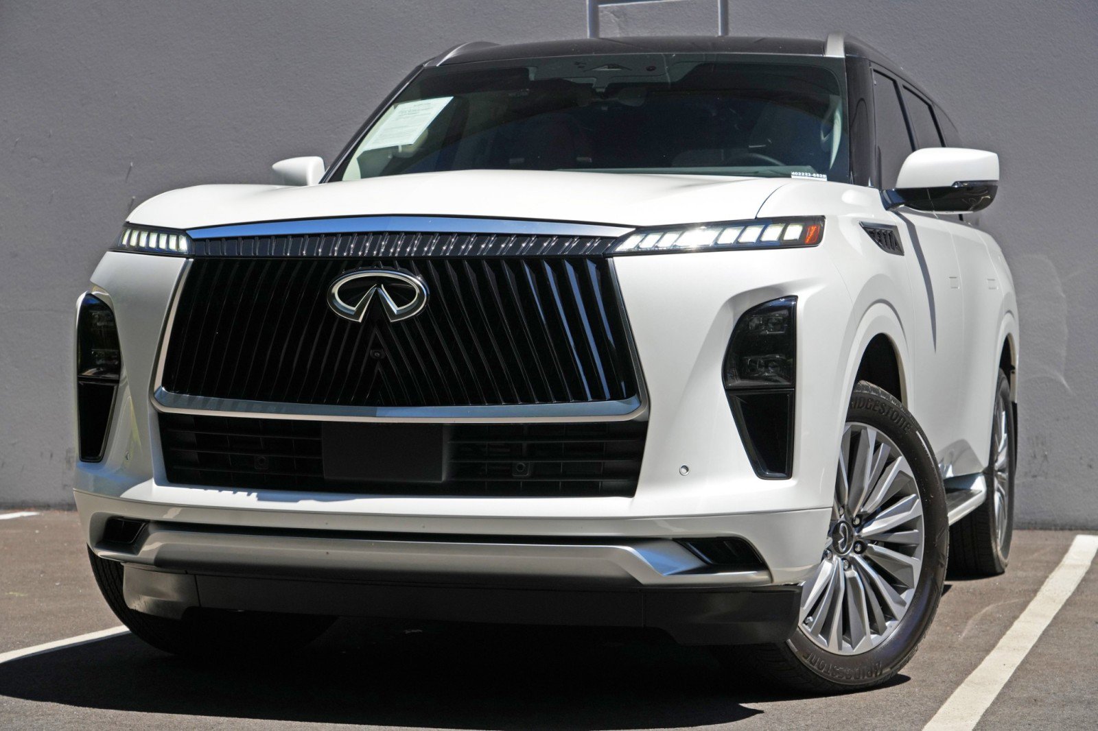 Used 2025 INFINITI QX80 Sensory w/ Premium Cargo Package AWD/4WD image 3