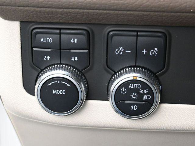 Used 2021 GMC Yukon Denali AWD/4WD image 17
