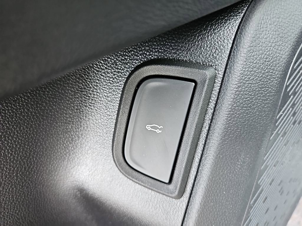 Certified 2026 Chevrolet Equinox ACTIV w/ Convenience Package III image 11