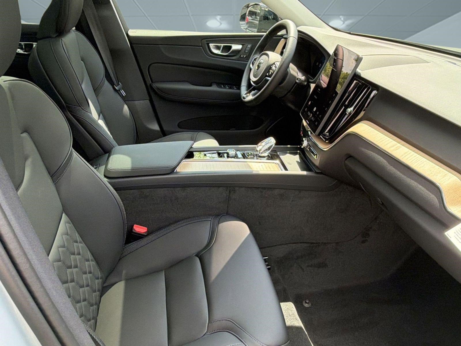 New 2026 Volvo XC60 B5 Plus w/ Climate Package AWD/4WD image 29