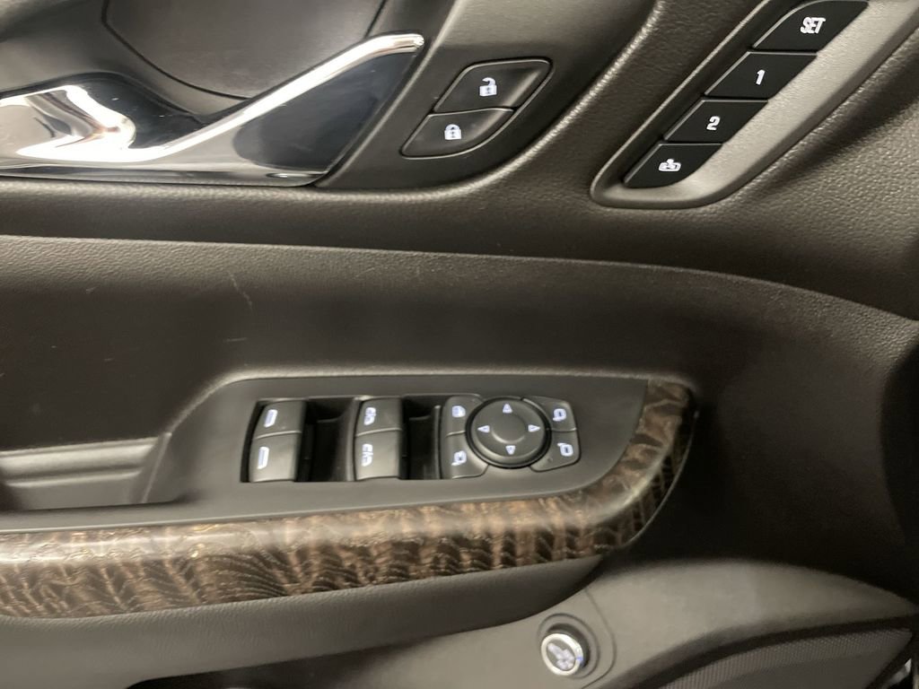 Used 2023 GMC Acadia Denali w/ Denali Ultimate Package image 16