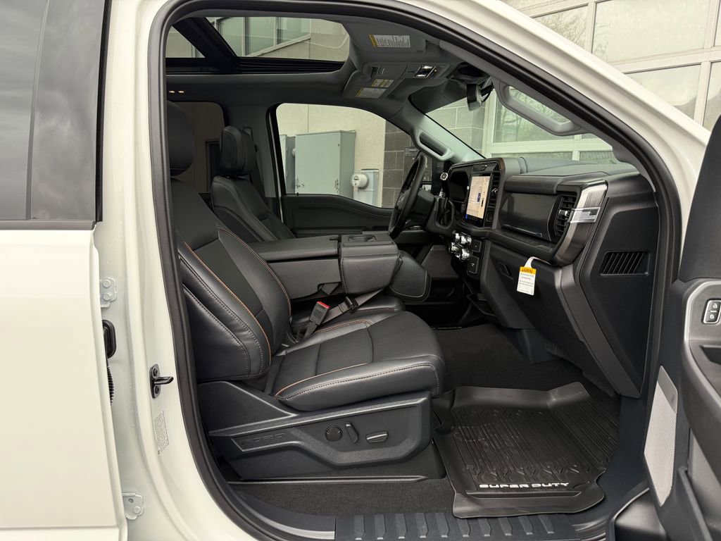 Used 2026 Ford F350 Lariat w/ Black Appearance Package AWD/4WD image 22