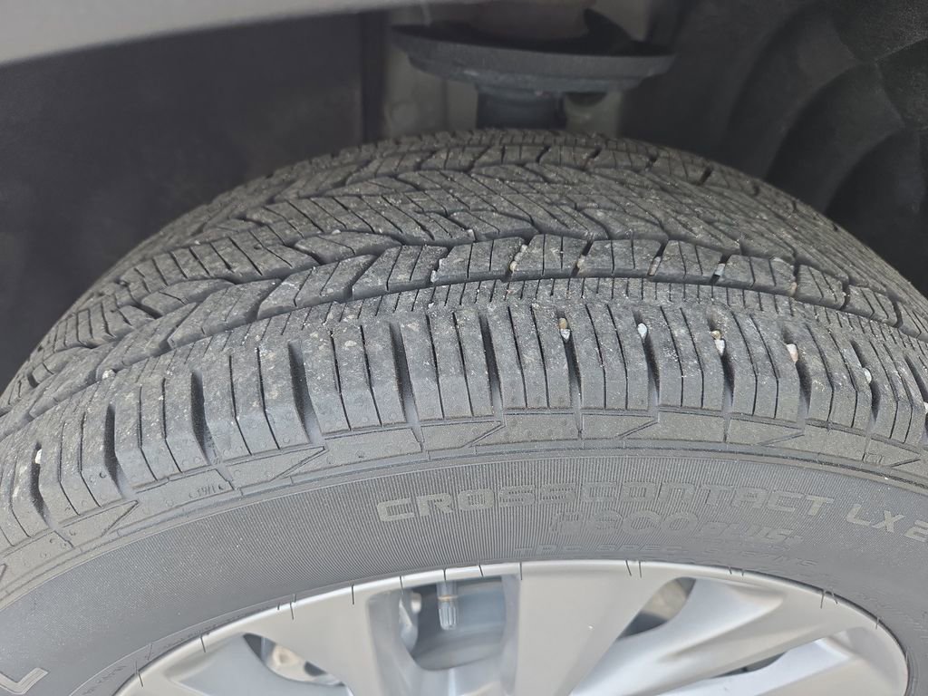 Used 2025 Buick Enclave Preferred FWD image 28