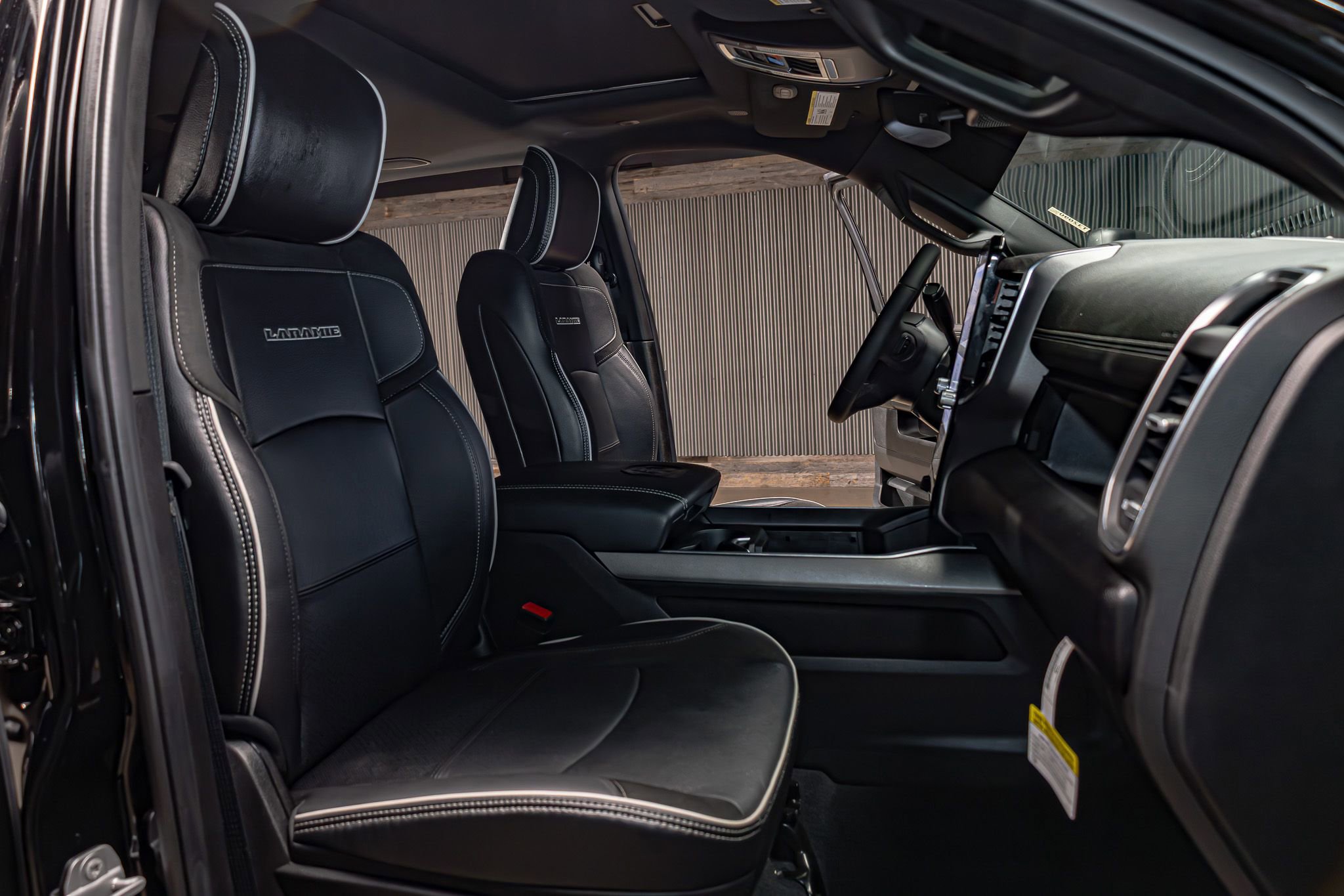 Used 2025 RAM 3500 Laramie image 29