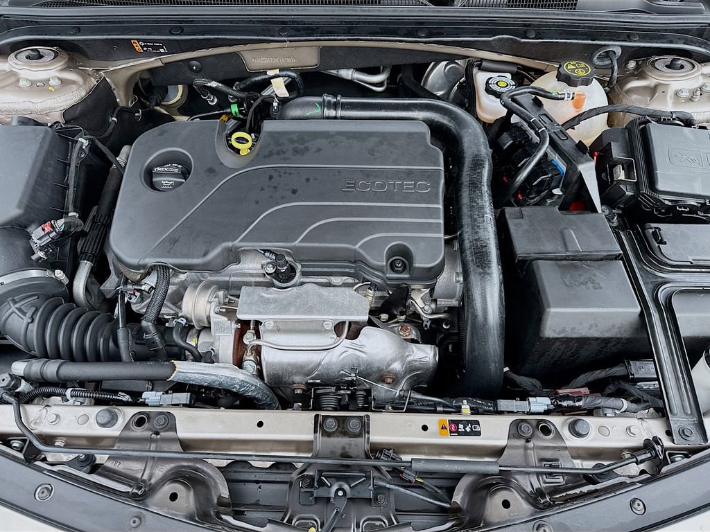 Used 2022 Chevrolet Malibu LT image 28