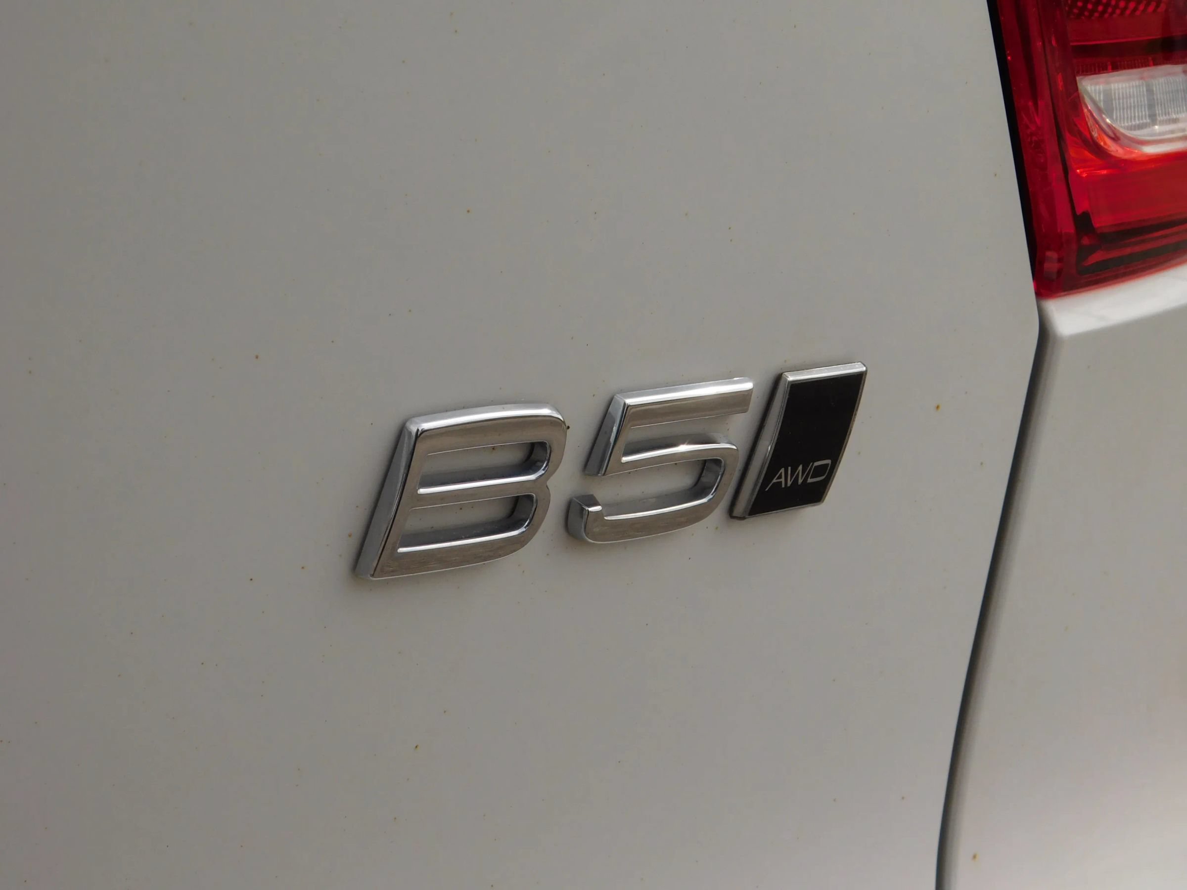 Used 2023 Volvo XC40 B5 Plus w/ Driver Assist Package AWD/4WD image 6